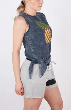 Gongshow My Tie Game Side Tie Tank Women -Hockey Supremacy TS20 W702 My Tie Game 04 555x 61fc6e9e 46a8 42d7 ba42 2a7c7742016b